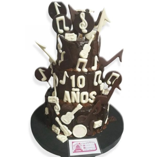 Drip cake 3 pisos musicales de chocolate