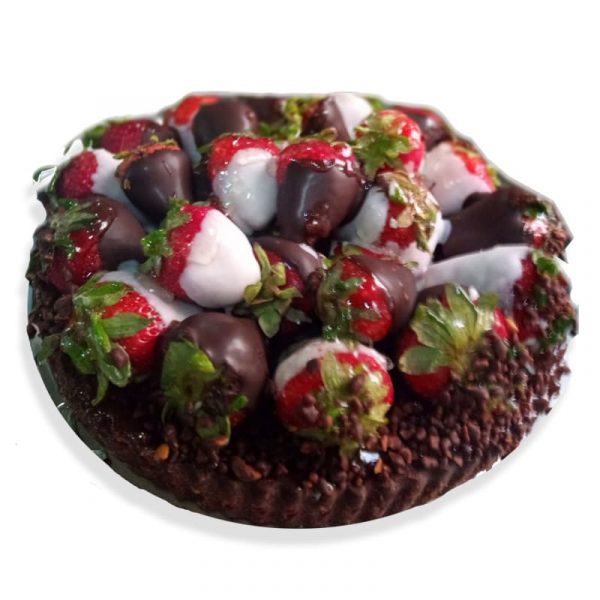 Tarta de frutillas bañadas en chocolate