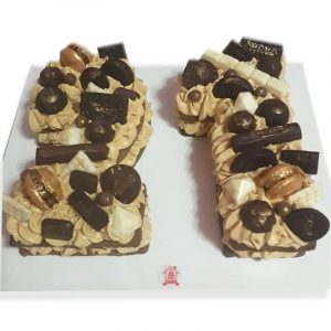 Number cake chocotorta con bombones