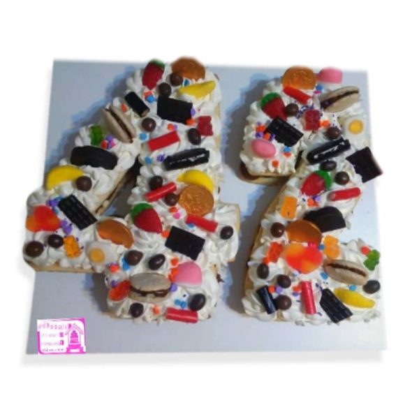 number cake con golosinas