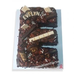 Letter Cake cubierto de chocolate