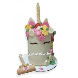 Torta piñata unicornio